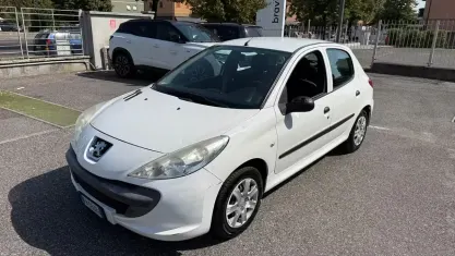 Usata Peugeot 206 60 CV (44 kW) 2010 Bianco Berlina