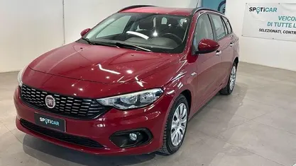 Usata Fiat Tipo Easy 120 CV (88 kW) 2018 Rosso Station wagon