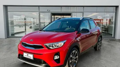 Usata Kia Stonic Style 97 CV (71 kW) 2020 Rosso SUV