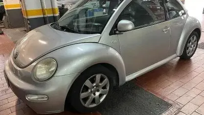 Usata VW New Beetle 102 CV (75 kW) 2002 Grigio Utilitaria