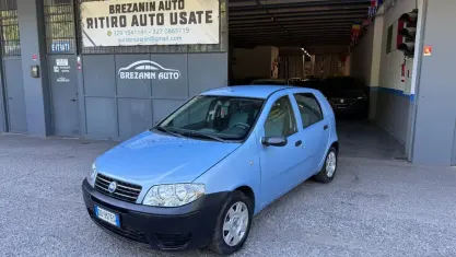 Usata Fiat Punto Dynamic 69 CV (50 kW) 2006 Blu Utilitaria