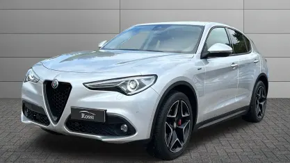 Usata Alfa Romeo Stelvio Sprint 191 CV (140 kW) 2020 Grigio chiaro metallizzato SUV