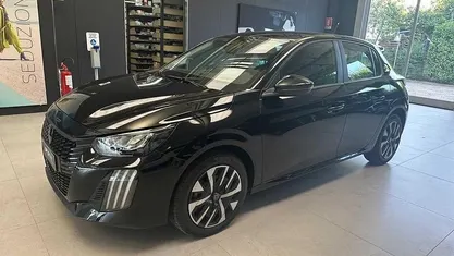 Nero Nuova 2025 Peugeot 208 Style Due volumi | 19.900 € (Buon prezzo)