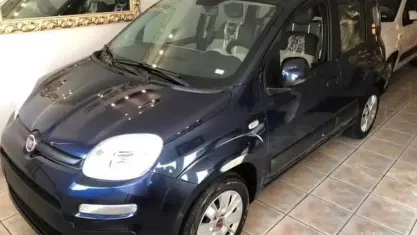 Usata Fiat Panda Lounge 69 CV (50 kW) 2015 Bluazzurro Utilitaria