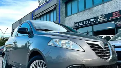 Usata Lancia Ypsilon Platinum 69 CV (50 kW) 2014 Grigio Utilitaria