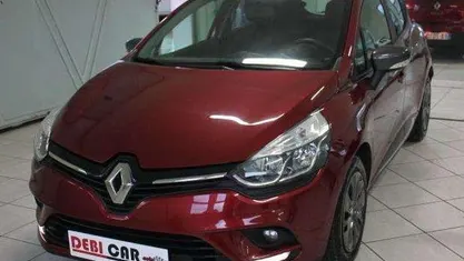 Rosso Usata 2019 Renault Clio IV Tre volumi | 9999 € (Buon prezzo)