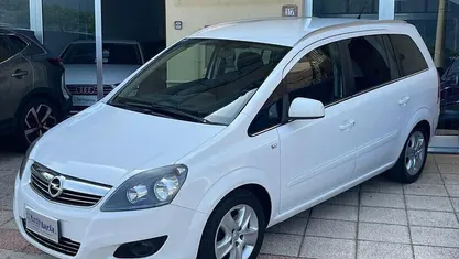 Bianco Usata 2015 Opel Zafira Edition Monovolume | 6700 € (Buon prezzo)
