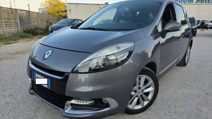 Usata Renault Scénic III Bose Edition 131 CV (96 kW) 2012 Grigio Monovolume