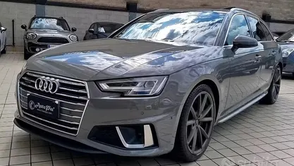Begagnad Audi A4 S-Line 190 HK (139 kW) 2019 Grå Kombi