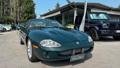 Usata Jaguar XKR 363 CV (266 kW) 1999 Verde Coupé