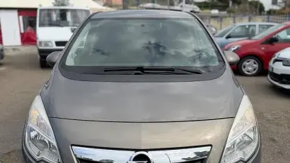 Usata Opel Meriva Cosmo 95 CV (69 kW) 2012 Marrone Monovolume