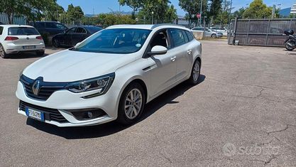 Usata Renault Mégane GrandTour Intens 131 CV (96 kW) 2019 Bianco Station wagon