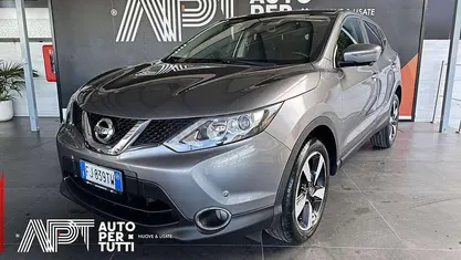 Grigio scuro Usata 2017 Nissan Qashqai N-Connecta SUV | 14.300 € (Buon prezzo)