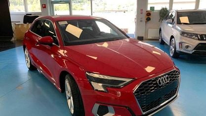 Usata Audi A3 Advanced 150 CV (110 kW) 2023 Rosso pastello Berlina