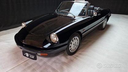 Usata Alfa Romeo Spider 130 CV (95 kW) 1992 Nero Cabrio