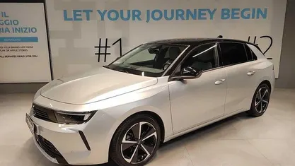 Argento Usata 2023 Opel Astra Business Elegance Tre volumi | 21.000 € (Buon prezzo)