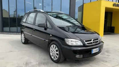 Usata Opel Zafira Elegance 101 CV (74 kW) 2004 Nero Monovolume