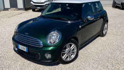 Usata Mini Cooper D 90 CV (66 kW) 2011 Verde Utilitaria