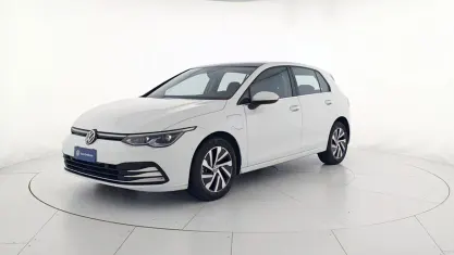 Usata VW Golf VIII Style 204 CV (150 kW) 2022 Pure white Berlina