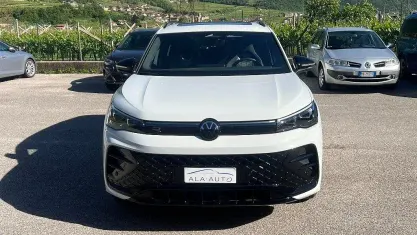 Usata VW Tiguan R-line 150 CV (110 kW) 2025 Bianco SUV