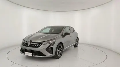 Begagnad Renault Clio V Techno 91 HK (66 kW) 2024 Grå Halvkombi