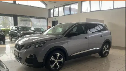 Usata Peugeot 5008 GT-line 120 CV (88 kW) 2018 Grigio SUV