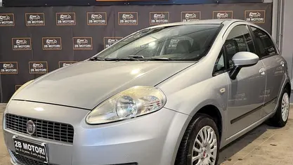 Grigio Usata 2009 Fiat Grande Punto Dynamic Due volumi | 3500 € (Buon prezzo)