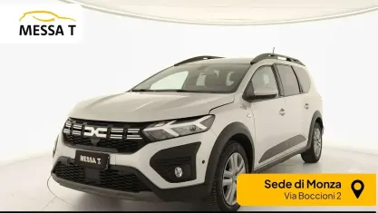 Usata Dacia Jogger Expression 101 CV (74 kW) 2023 Grigio chiaro Monovolume