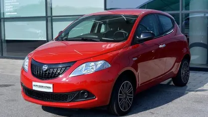 Usata 2024 Lancia Ypsilon S Due volumi | 13.500 € (Buon prezzo)