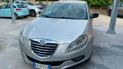 Usata Lancia Delta Gold 105 CV (77 kW) 2011 Grigio Utilitaria