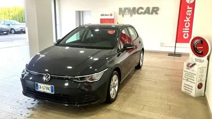 Usata VW Golf VIII Life 116 CV (85 kW) 2023 Grigio Berlina