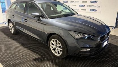 Usado Seat Leon Style 116 CV (85 kW) 2023 Gris Familiar