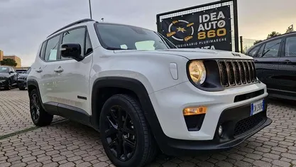 Usado Jeep Renegade Night Eagle 131 CV (96 kW) 2022 Blanco SUV
