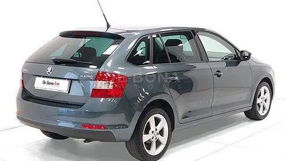 Grigio Usata 2015 Skoda Rapid Elegance Station wagon | 8790 € (Buon prezzo)