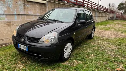 Nero Usata 2006 Renault Clio II Dynamique Tre volumi | 1990 € (Ottimo prezzo)