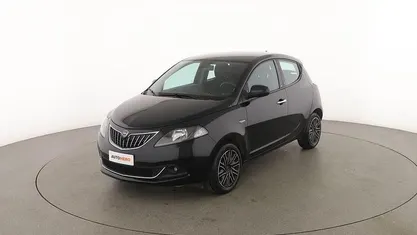 Usata Lancia Ypsilon Gold 70 CV (51 kW) 2021 Nero Utilitaria