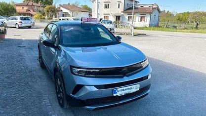Usata Opel Mokka 131 CV (96 kW) 2025 Grigio SUV