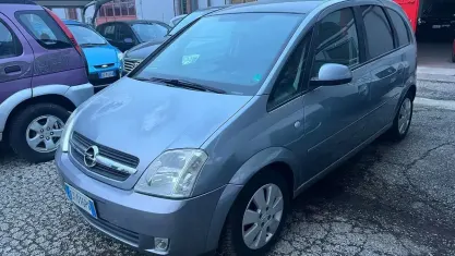 Usata Opel Meriva Cosmo 101 CV (74 kW) 2003 Grigio Monovolume