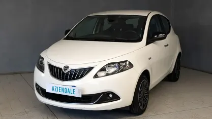 Usata Lancia Ypsilon Gold 70 CV (51 kW) 2023 Bianco Utilitaria