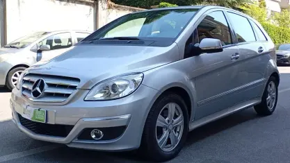 Usata Mercedes B180 Chrome 109 CV (80 kW) 2008 Grigio Monovolume