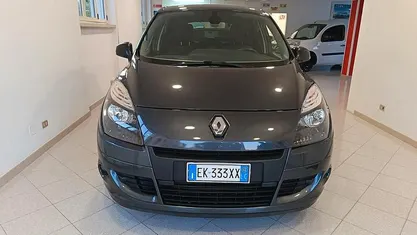Usata Renault Scénic III Luxe 110 CV (80 kW) 2012 Grigio Monovolume