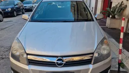 Usata Opel Astra 90 CV (66 kW) 2007 Grigio Berlina