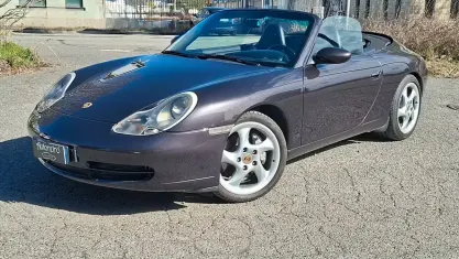 Usata Porsche 911 Carrera 4 Cabriolet 300 CV (220 kW) 2000 Viola Cabrio