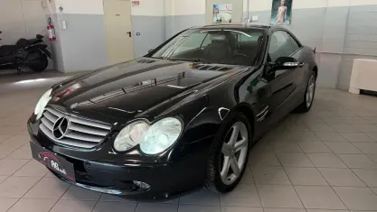 Usata Mercedes SL500 306 CV (225 kW) 2002 Nero Cabrio