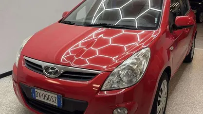Usata Hyundai i20 Comfort 77 CV (56 kW) 2009 Rosso Utilitaria