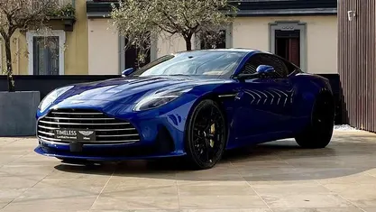 Blu met Usata 2024 Aston Martin DB12 Coupé | 248.000 €