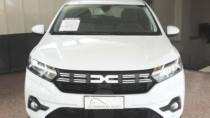 Bianco Usata 2023 Dacia Sandero Comfort Tre volumi | 11.900 € (Super prezzo)