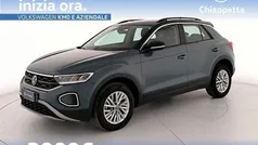 Petroleum blue metallizzato nero Usata 2024 VW T-Roc Life SUV | 28.500 € (Buon prezzo)