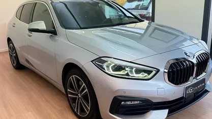 Usata BMW 116 Sport Line 115 CV (84 kW) 2021 Grigio Utilitaria