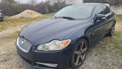 Usata Jaguar XF Premium Luxury 207 CV (152 kW) 2008 Grigio Berlina